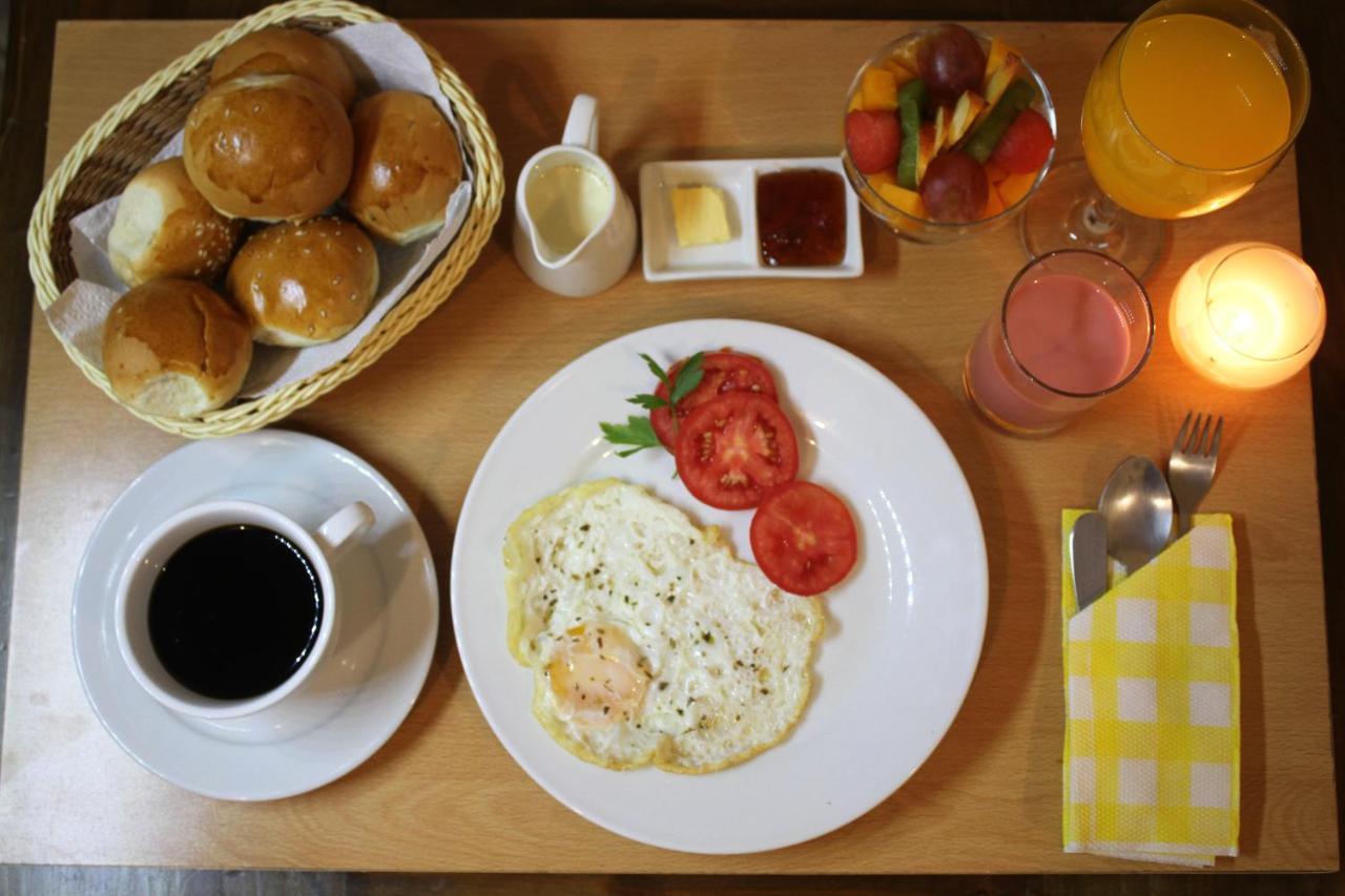 Bed and breakfast Limper - Airport Callao