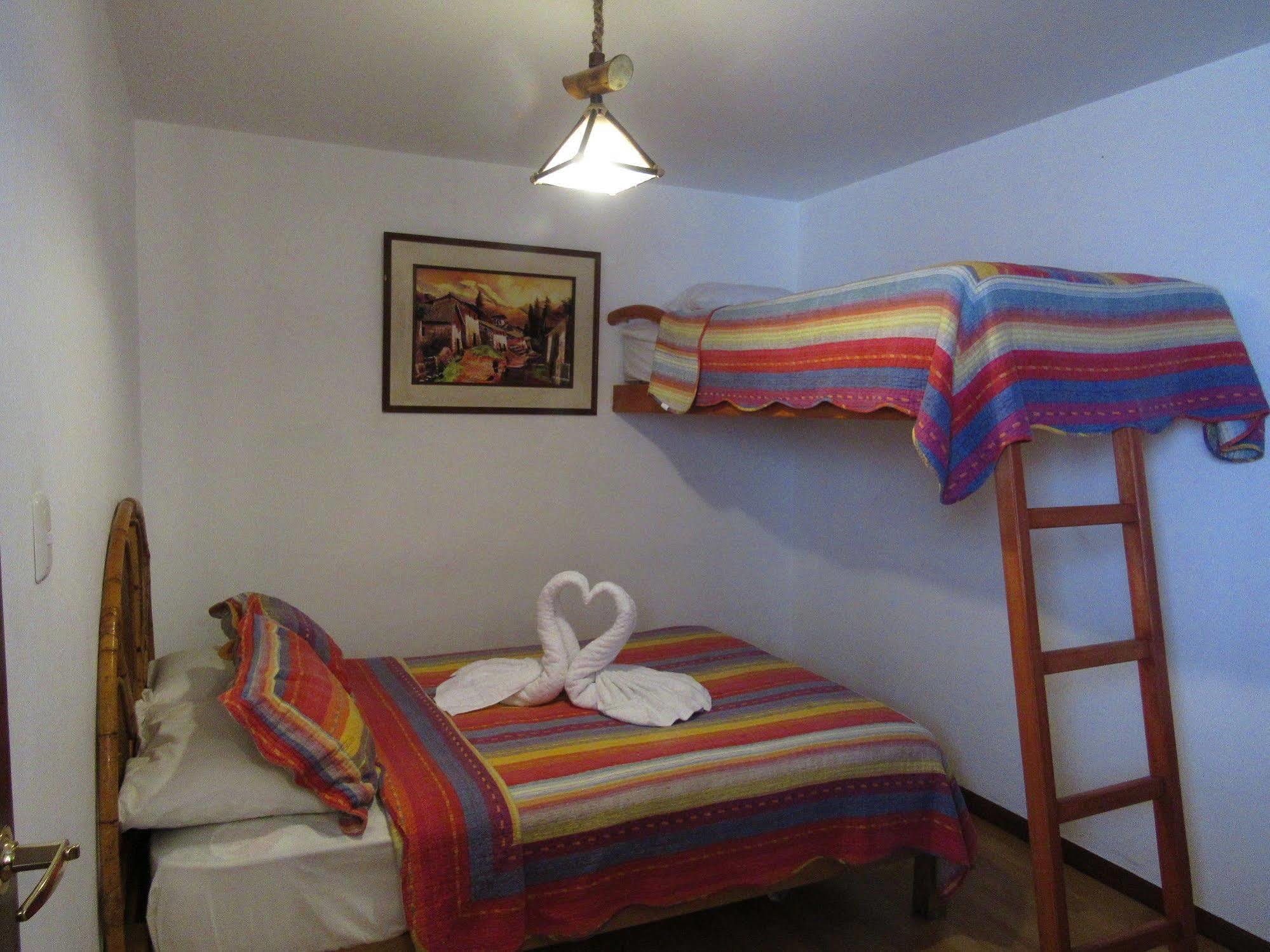 Bed and breakfast Limper - Airport Callao